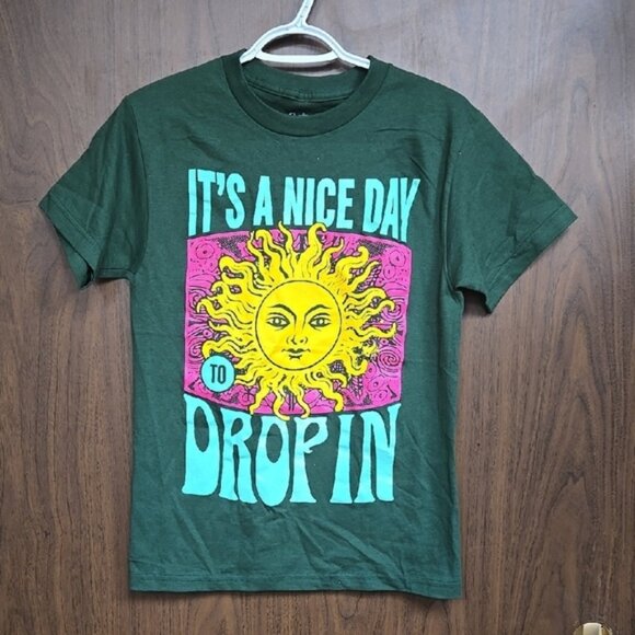 East Side 98 Shop Size S Forest Green Graphic T-Shirt - Picture 1 of 6